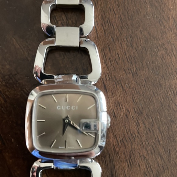 Gucci watch - Picture 4 of 7